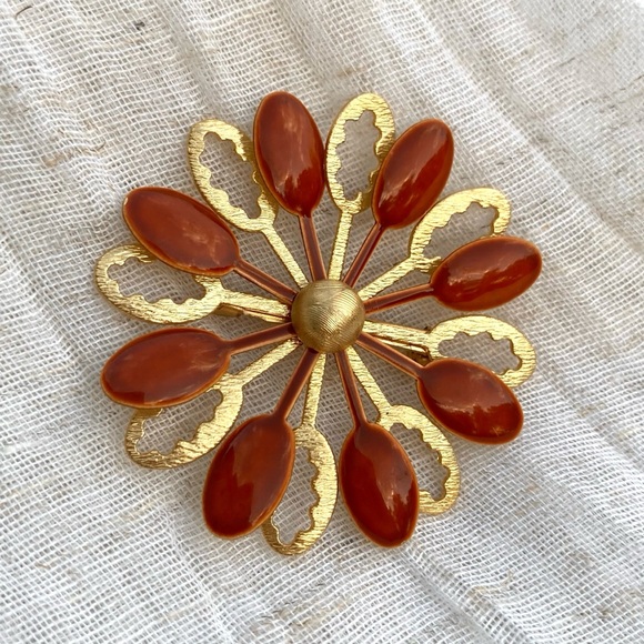 Vintage Jewelry - Vintage Enamel Flower Brooch Goldtone Caramel Brown Pinwheel